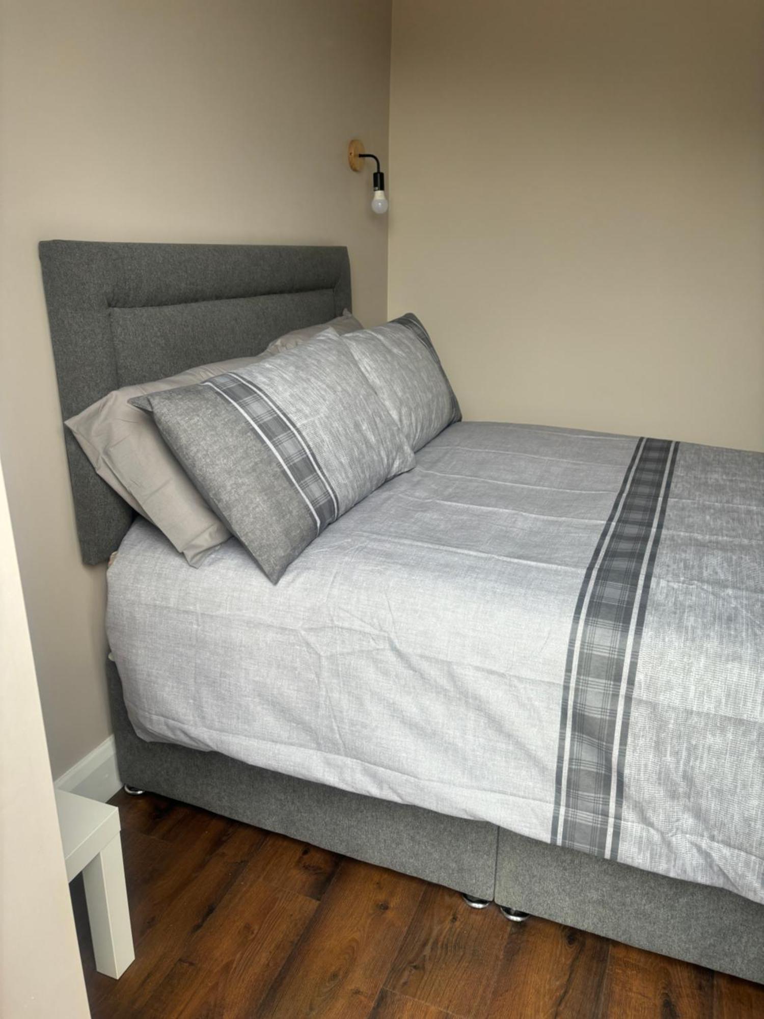 Private Detached Small Bedroom And Bathroom Only- This Is Not An Apartment Butlersbridge Exterior photo